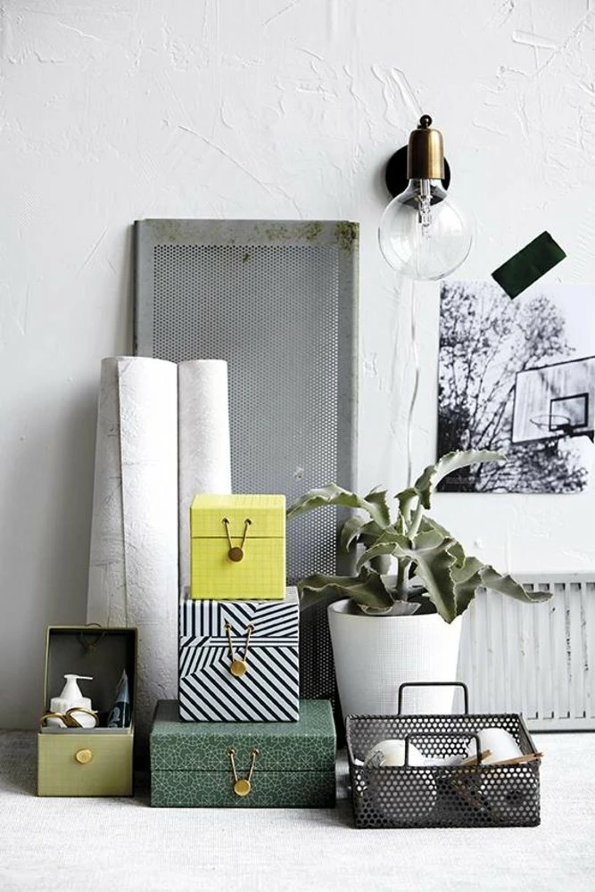 House Doctor Molecular Wandlamp Zwart Metaal Messing 2 House Doctor Molecular Wandlamp Zwart Metaal Messing - Afbeelding 2