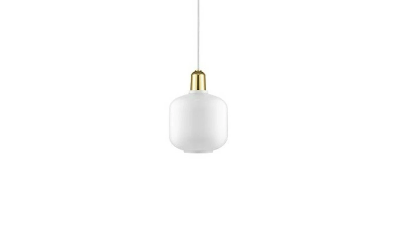 Normann Copenhagen AMP Small Hanglamp Wit Messing 1 Normann Copenhagen AMP Small Hanglamp Wit Messing